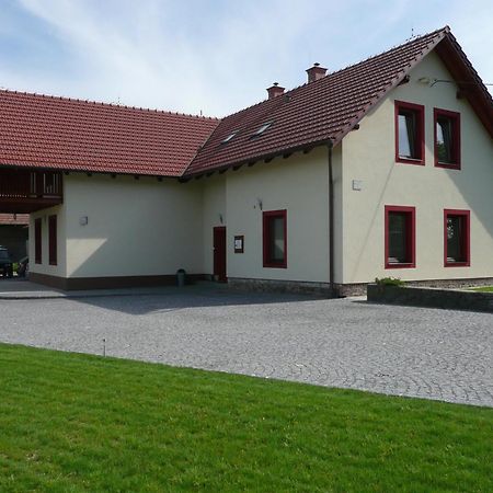 Penzion Lipina Slatinany Экстерьер фото